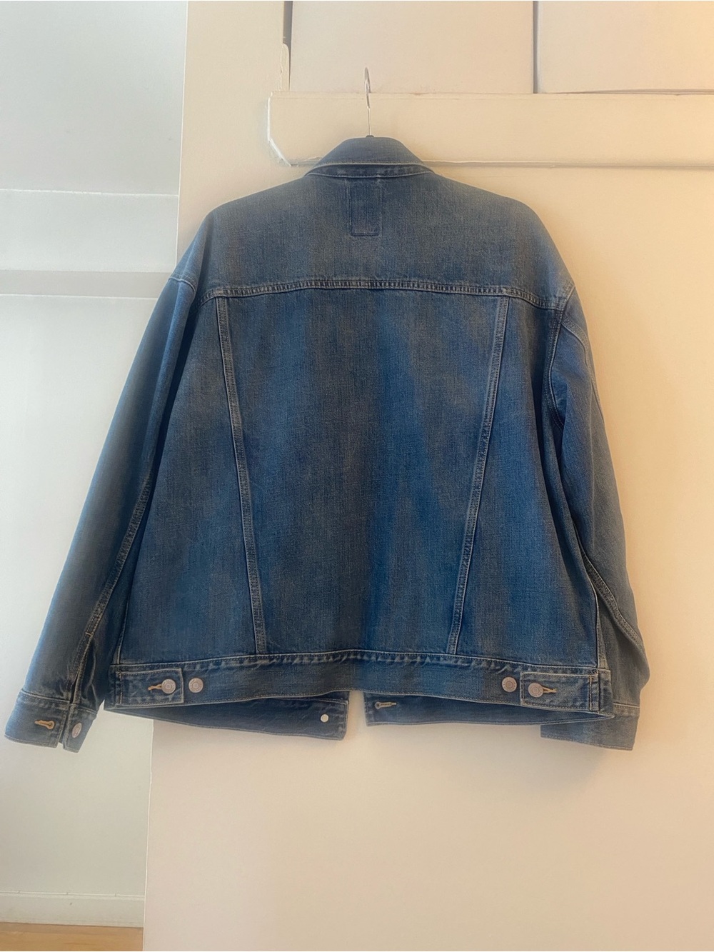 Gap oversized denim jacket NWOT - Picture 2 of 4